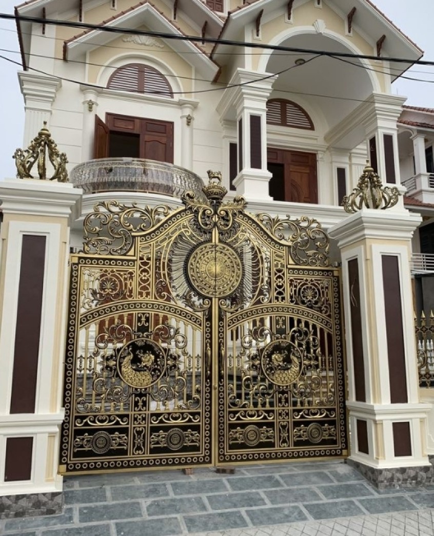 Cổng nhôm đúc hoa văn